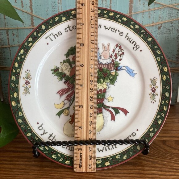 Portmeirion Susan Winget "A Christmas Story Stockings Were Hung Dessert Plate - Picture 4 of 6